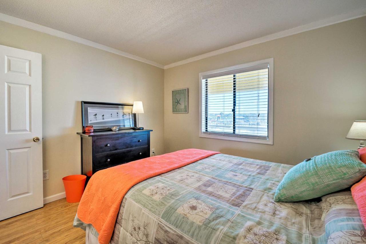 Breezy Beach Retreat With 180-Degree Ocean Views! Apartment แคโลไลนาบีช ภายนอก รูปภาพ